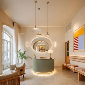 The Verse Aparthotel